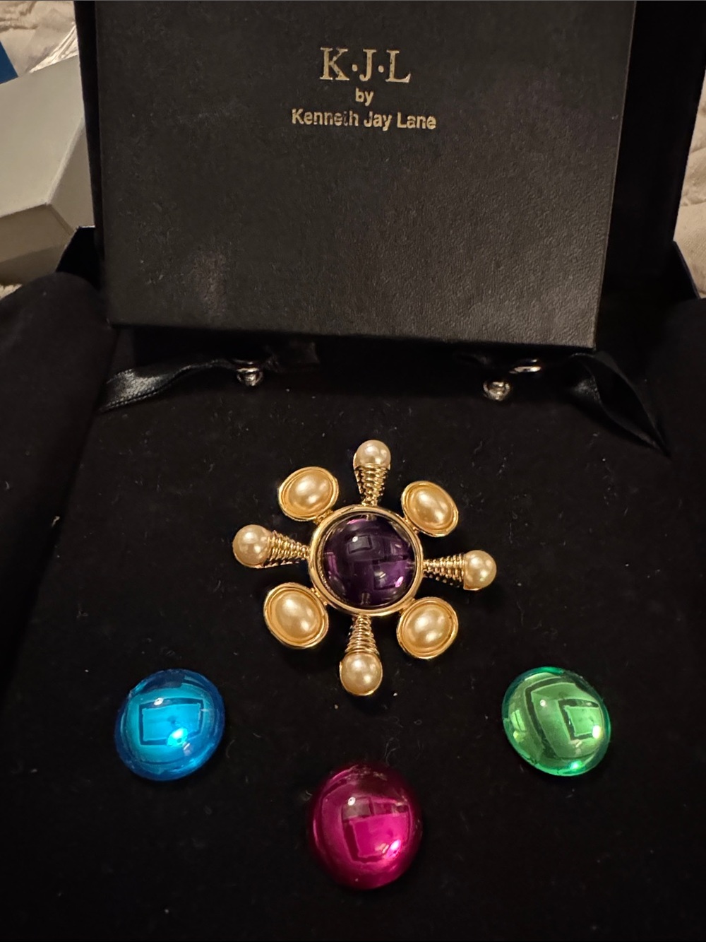 KJL by Kenneth Jay Lane Brooch & 4 interchangeable jewels Decorative Jewelry